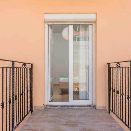 Apartment Preni