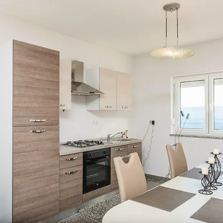 Preni Apartment Novi Vinodolski